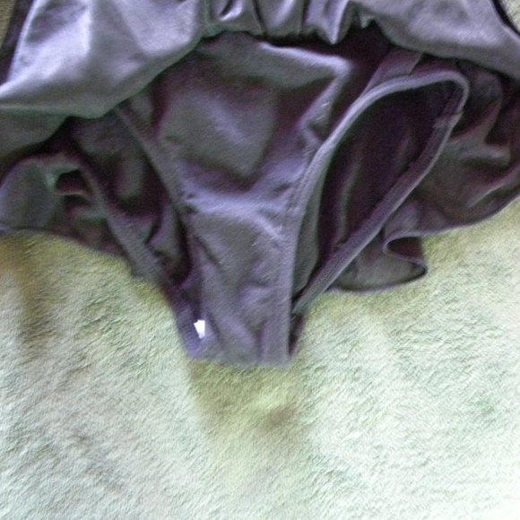 XS One Piece Long Sleeve Skirted Black Leotard - Picture 4 of 5